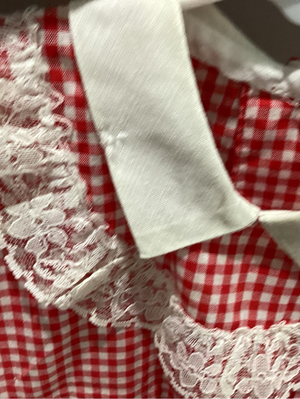Vtg. Red and White Gingham Toddler Dress with lace and Peter Pan collar - Picture 3 of 3